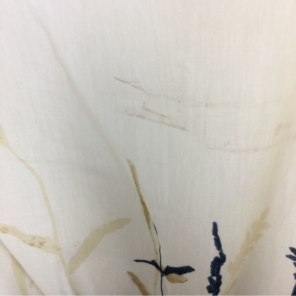 BCBGMaxAzria Women's Silk Blend Wrap Short Sleeve Blouse Beige Floral Print XS - Picture 11 of 16